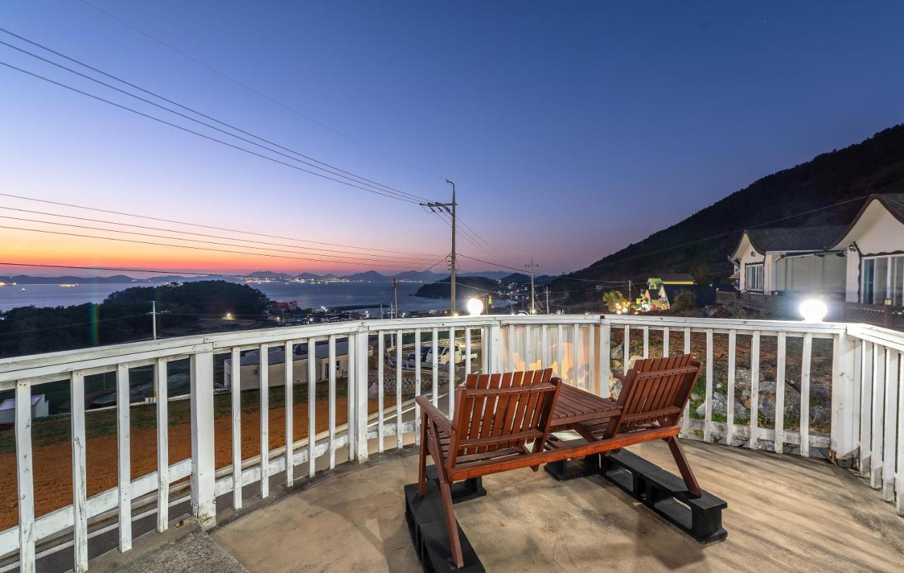 Namhae Whale'S Dream Villa Eksteriør billede