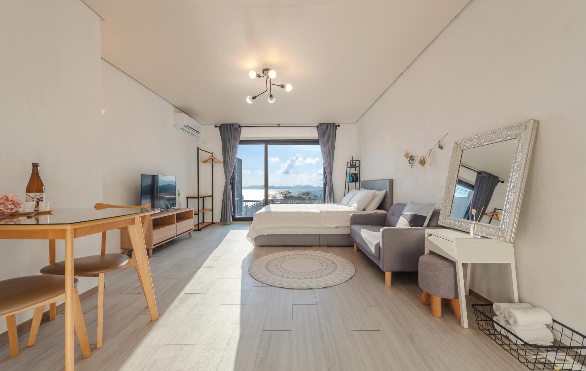 Namhae Whale'S Dream Villa Værelse billede