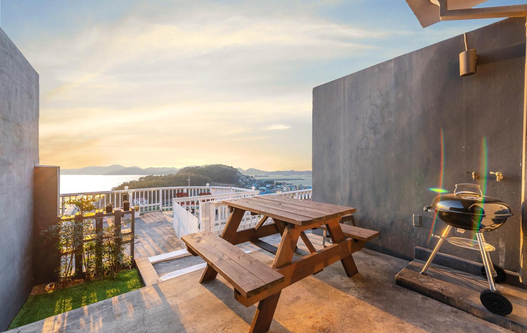 Namhae Whale'S Dream Villa Værelse billede