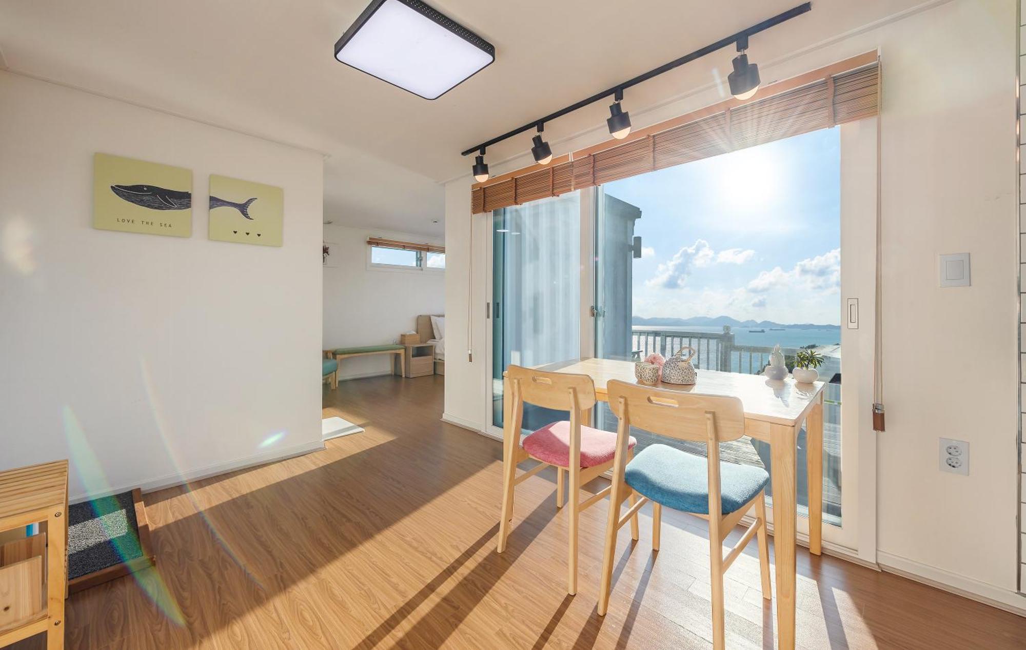 Namhae Whale'S Dream Villa Værelse billede