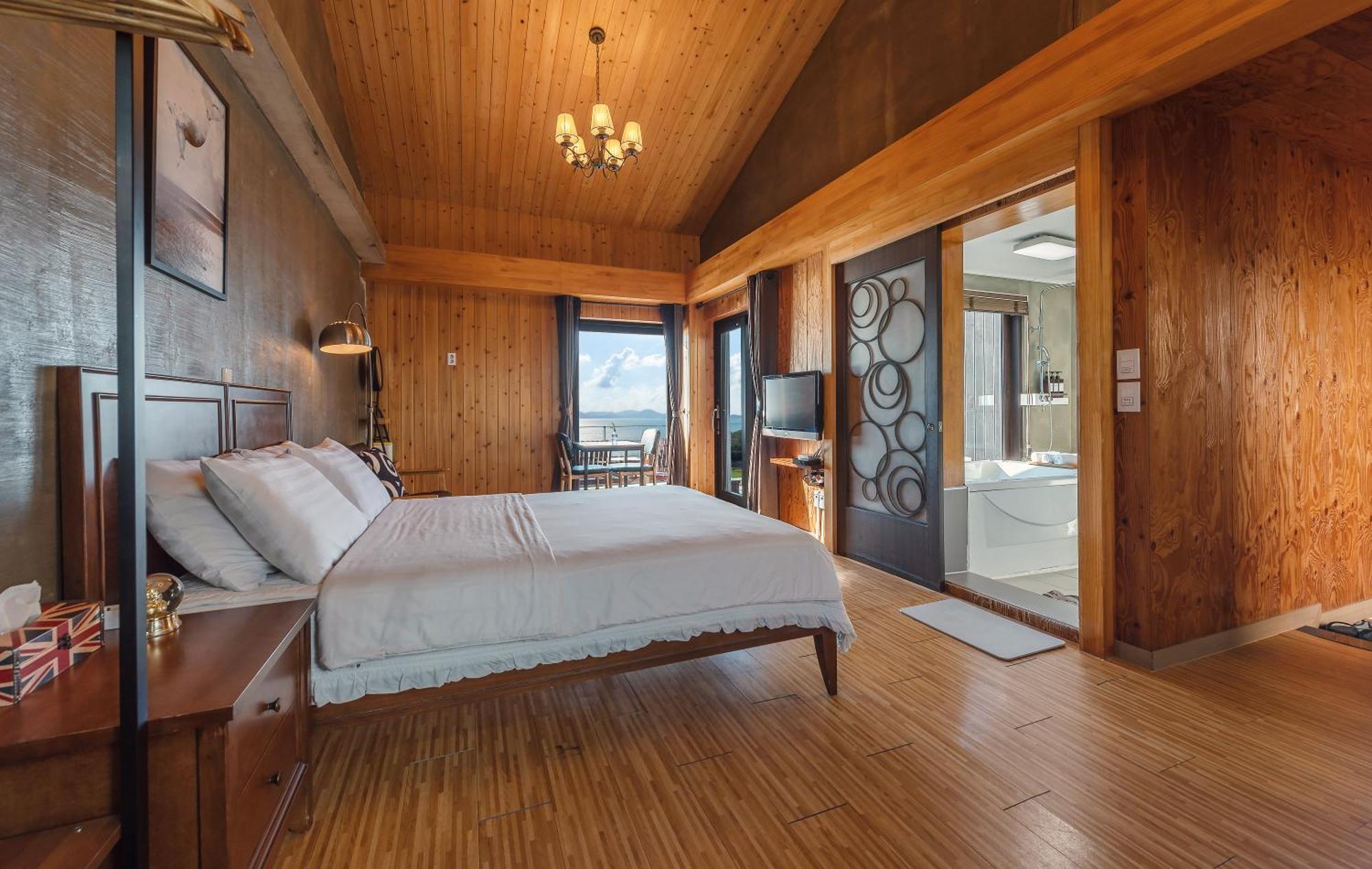 Namhae Whale'S Dream Villa Værelse billede
