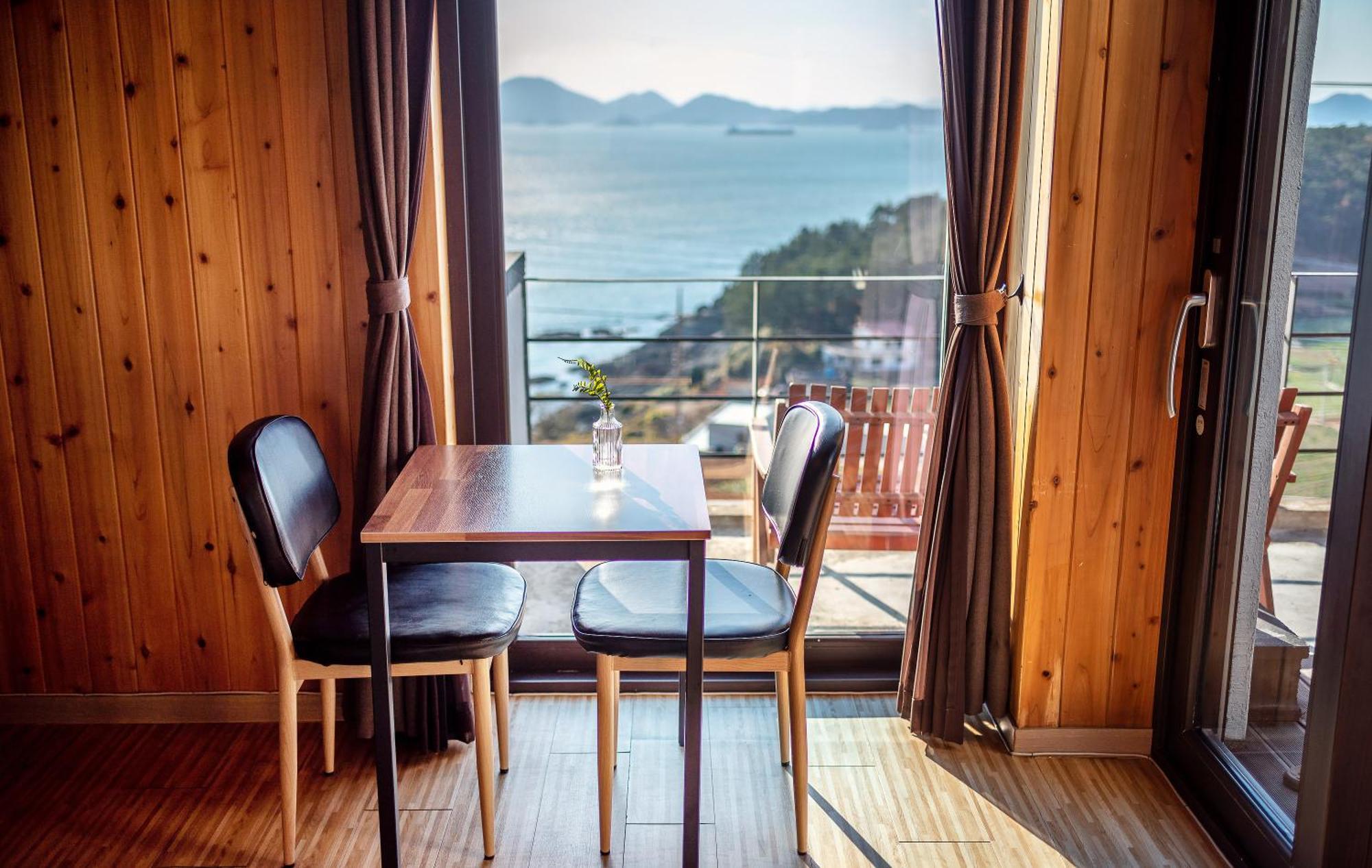 Namhae Whale'S Dream Villa Værelse billede