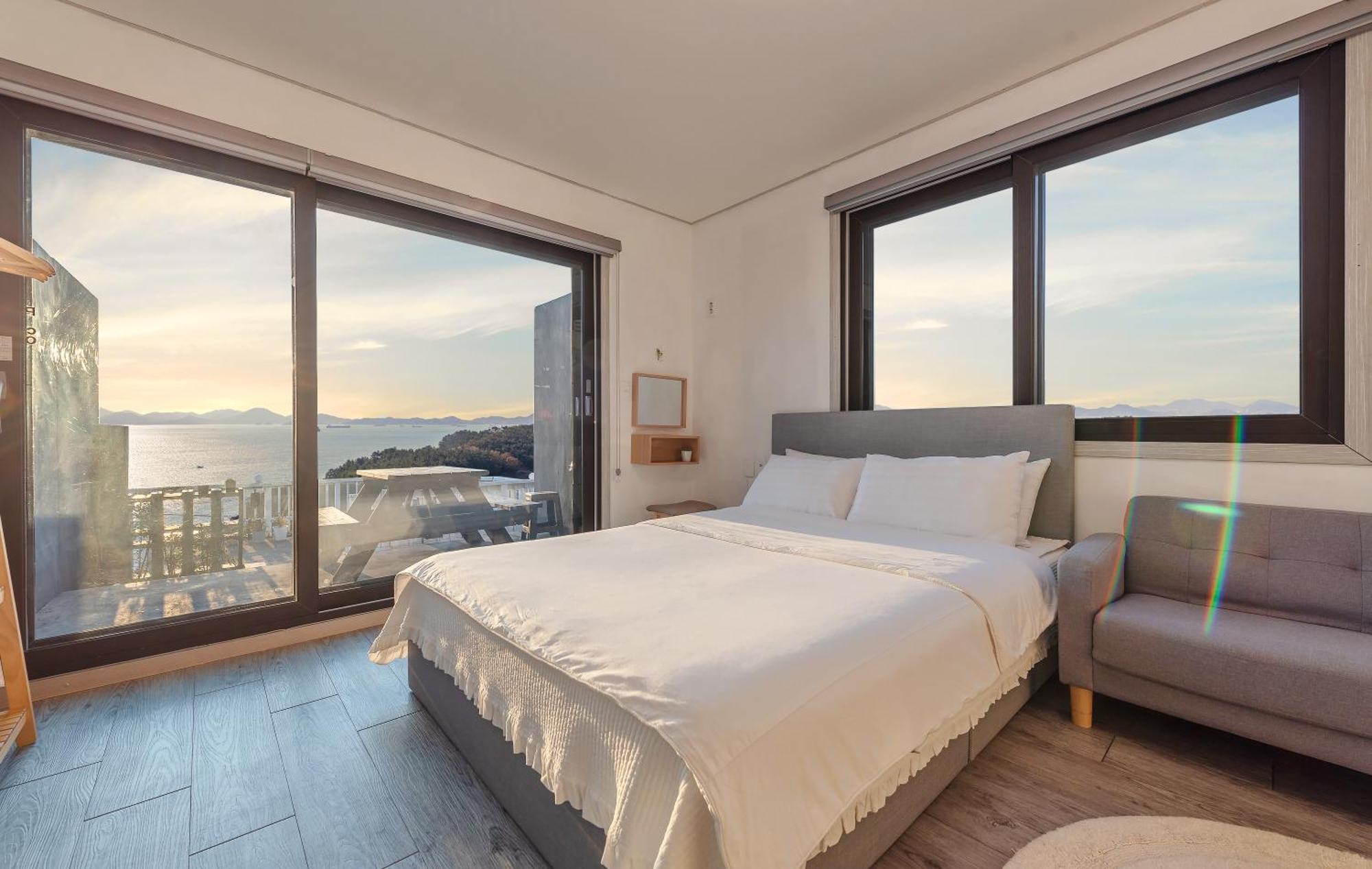 Namhae Whale'S Dream Villa Værelse billede