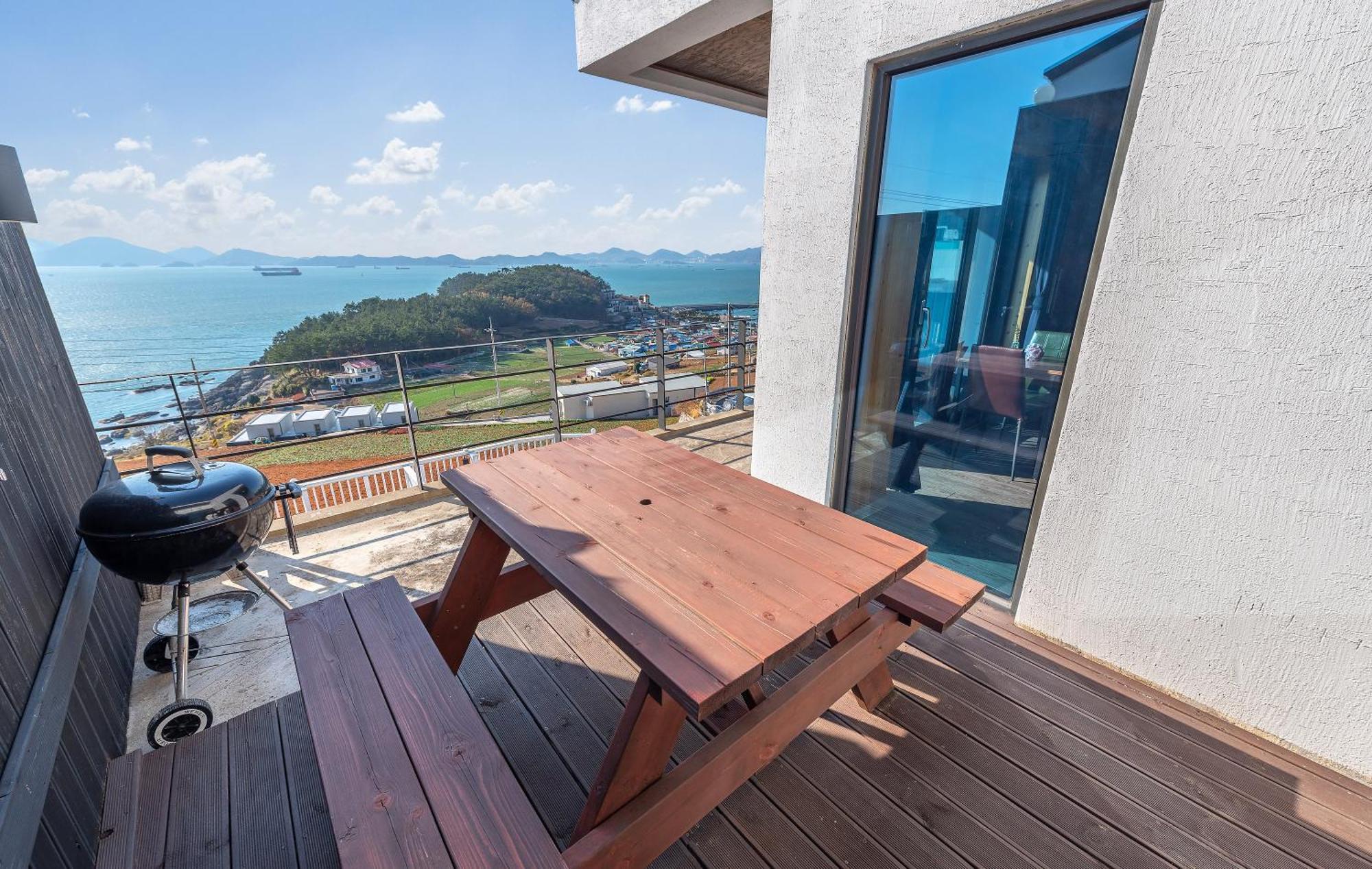 Namhae Whale'S Dream Villa Værelse billede